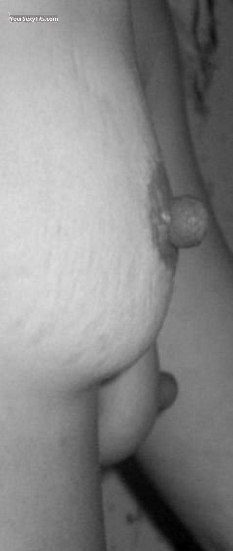 Tit Flash: Small Tits - Nipples from United States
